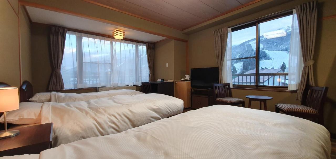 Kokoro Hotel Hakuba Buitenkant foto