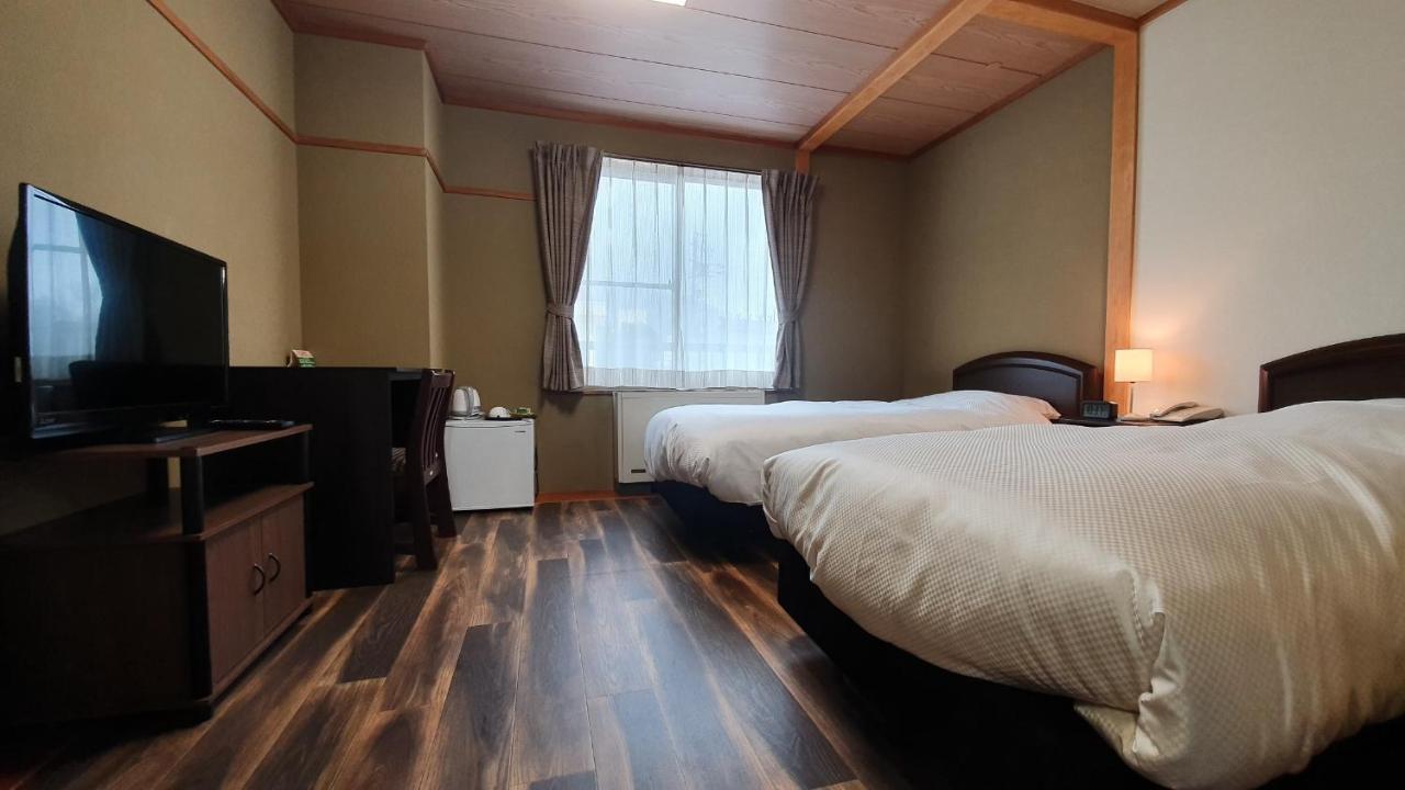 Kokoro Hotel Hakuba Buitenkant foto